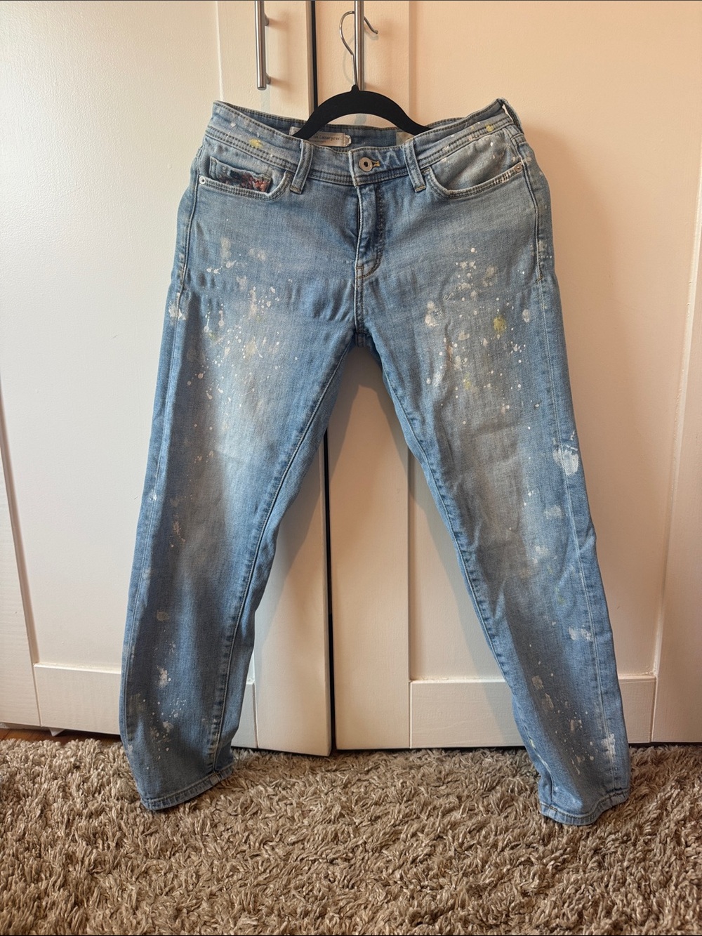 Light Blue Women's Paint-Splatter Jeans - Casual Slim Fit